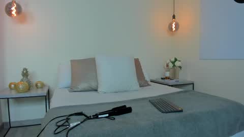 Samantha online show from September 12, 6:48 pm