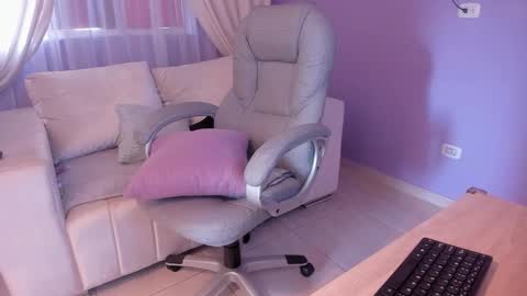 samantha_thompsoon online show from March 20, 10:03 pm