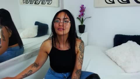 samantha_vaker online show from February 14, 10:45 pm