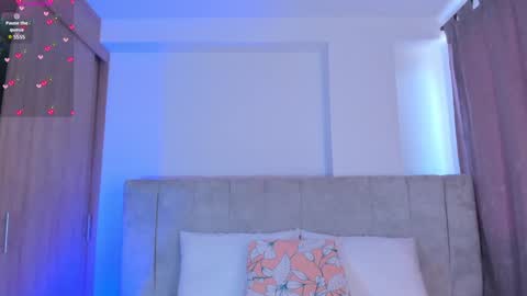 V A  N E S S A  online show from January 31, 7:40 pm