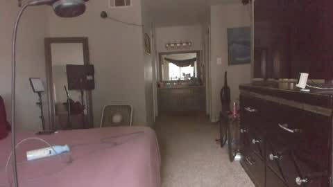 Yaya online show from April 18, 9:15 pm