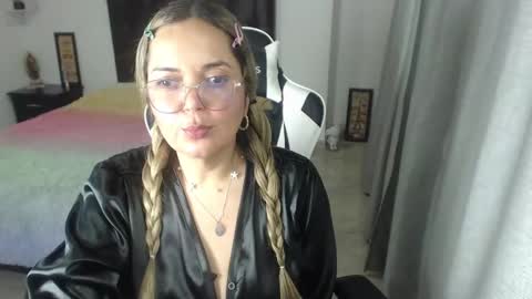 samy_vsn online show from February 9, 4:04 am