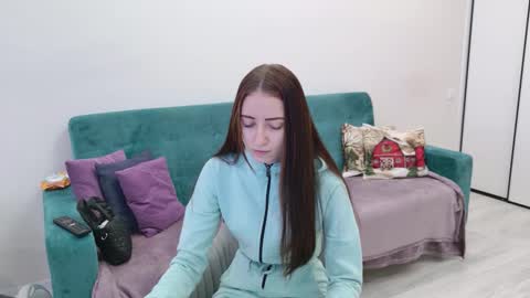 sandra prafer online show from February 8, 5:00 am