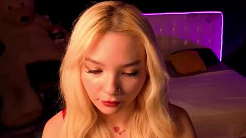 Sandy  online show from November 19, 8:58 am