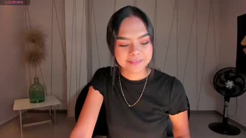 Saphira James online show from July 16, 3:00 am
