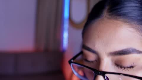 Sara  online show from January 7, 12:41 pm