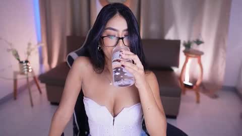 Sara  online show from February 25, 12:27 pm