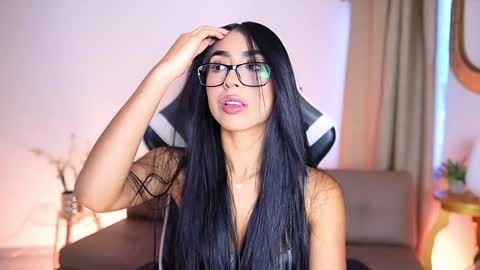 Sara  online show from December 30, 12:42 pm