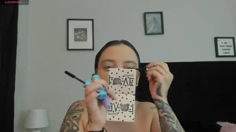 sara_b11 online show from June 27, 6:03 pm