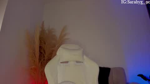 S A R A online show from January 18, 1:46 am