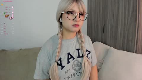 Sara  new account  give me thomb up  Follow me   help me reach 15k followers again   online show from January 15, 1:02 am