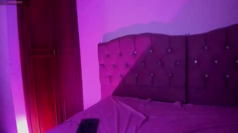 Sara Moon 18 online show from October 29, 11:29 pm