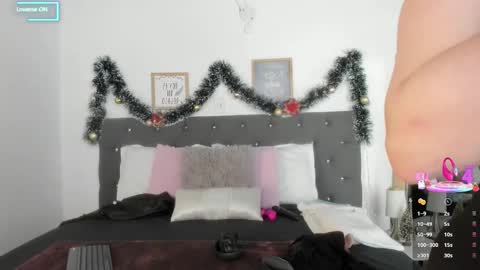 Sara  online show from December 16, 7:09 pm