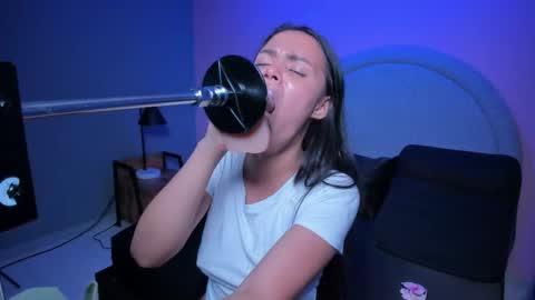 Sara  online show from March 15, 9:28 pm