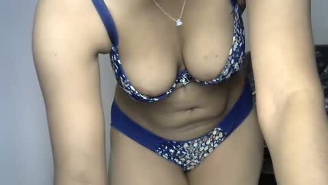 sara online show from December 23, 1:40 am