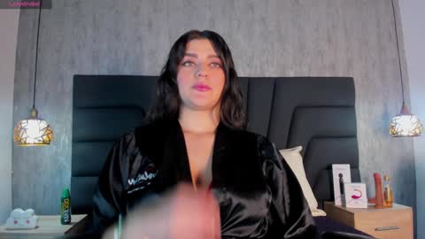  -  online show from February 5, 11:23 am