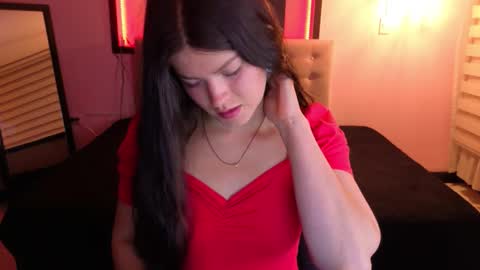 sara_valderrama_ online show from February 14, 2:30 pm