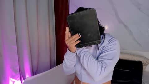 sara_zc online show from October 17, 11:46 am