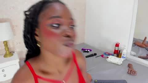 saraacollinss online show from February 13, 9:06 pm