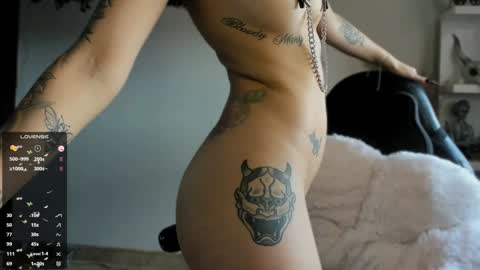 Sara online show from December 5, 8:44 pm