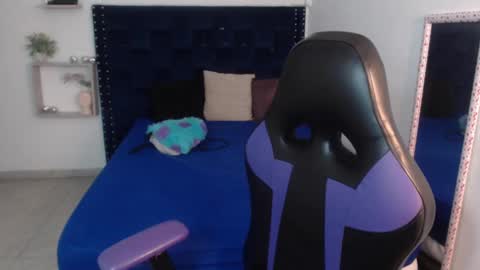 SARAHGIL online show from February 12, 9:22 pm