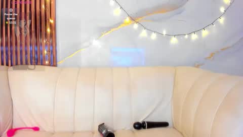 SARAHGIL online show from March 21, 8:19 am