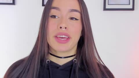 Sara online show from December 7, 4:14 pm