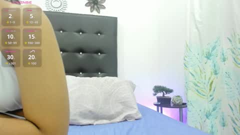 sarah_lowee online show from September 25, 10:29 pm