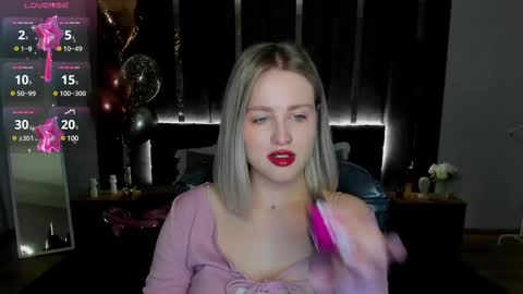 Sarah online show from March 7, 1:09 am