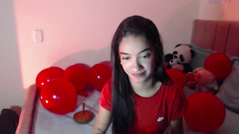 Sarah online show from December 5, 1:06 pm