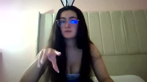 Sarah online show from October 21, 5:17 pm