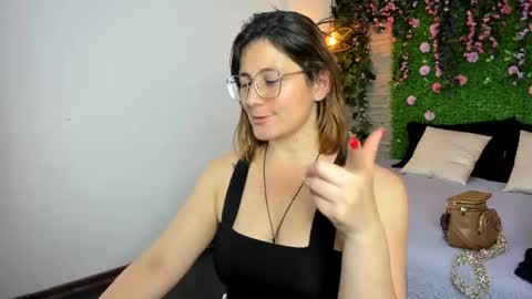 Sarah Deyvis online show from November 14, 4:18 pm