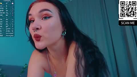 Sarah  online show from October 4, 9:30 pm