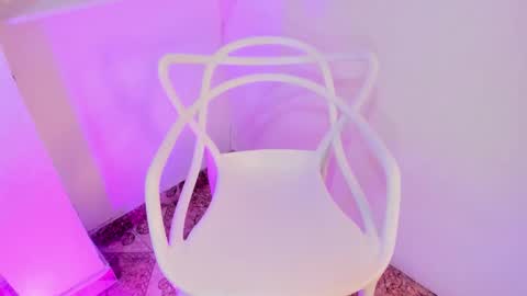 Sarahnovoa  online show from November 9, 5:42 pm