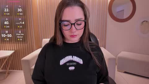 Sarah Rhodes online show from October 25, 12:13 pm