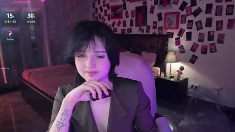 Sarah online show from March 6, 10:54 am