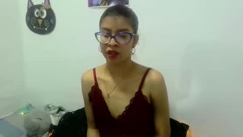 Sarah  online show from February 9, 7:52 pm