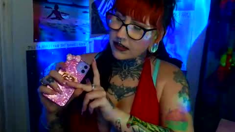 Sarah T online show from April 12, 7:22 am