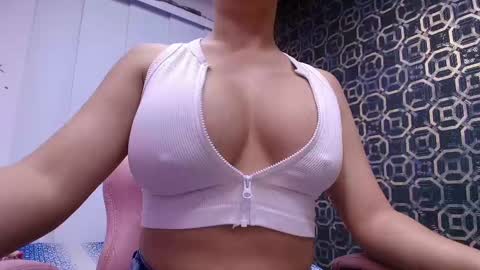 Sara  online show from March 9, 11:58 am