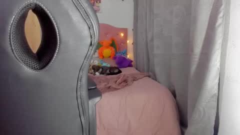 sara  online show from December 27, 12:07 am