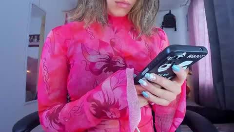 sara  online show from December 15, 8:25 pm