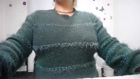 Saraloves online show from February 20, 11:09 am