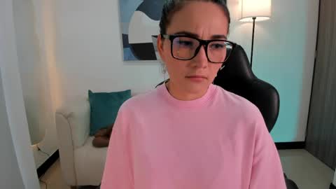 I am Sara  online show from April 17, 10:23 pm