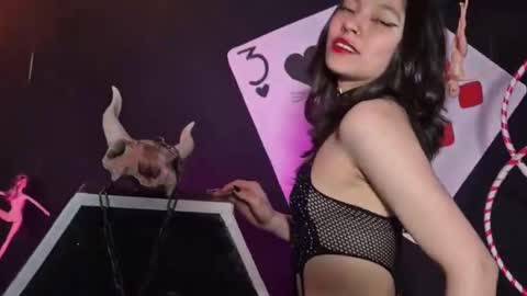   online show from November 6, 11:49 am