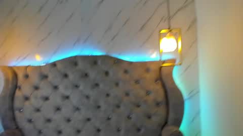   online show from February 3, 11:42 am