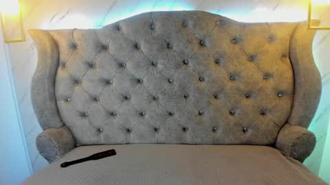   online show from February 11, 11:20 am