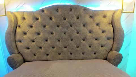   online show from January 15, 11:00 am