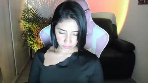 saratukkerr online show from December 2, 3:41 am