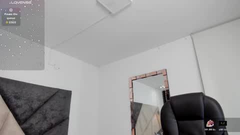      online show from November 22, 2:14 am