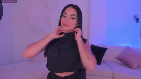 Sara Winstone online show from January 18, 11:11 am